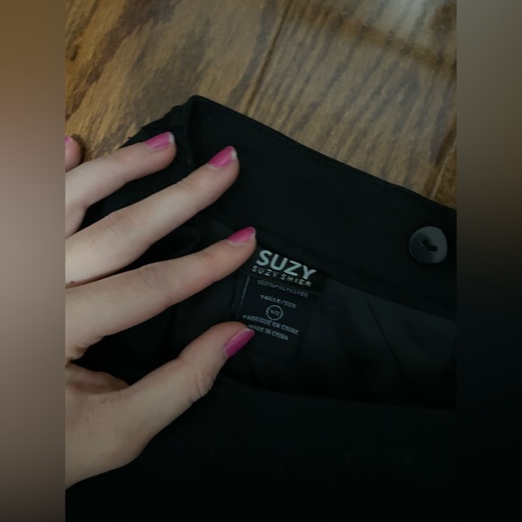 Black skirt - Picture 2 of 4